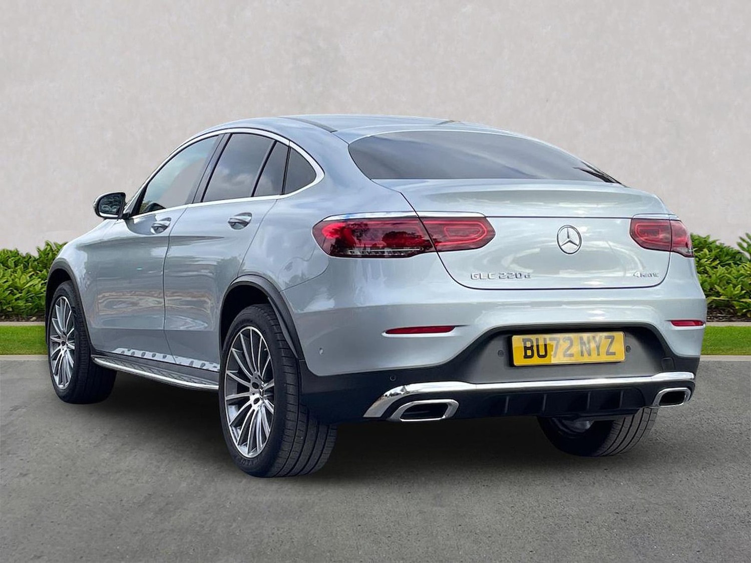 Used Mercedes-Benz GLC 2022 for sale - 76382647: Photo 2