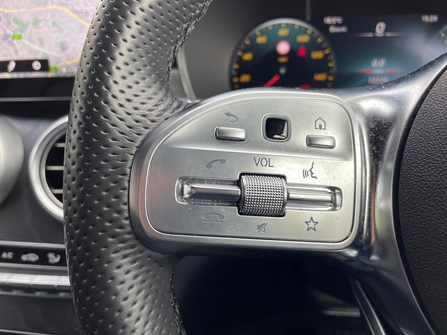 Used Mercedes-Benz GLC 2022 for sale - 76382647: Photo 26