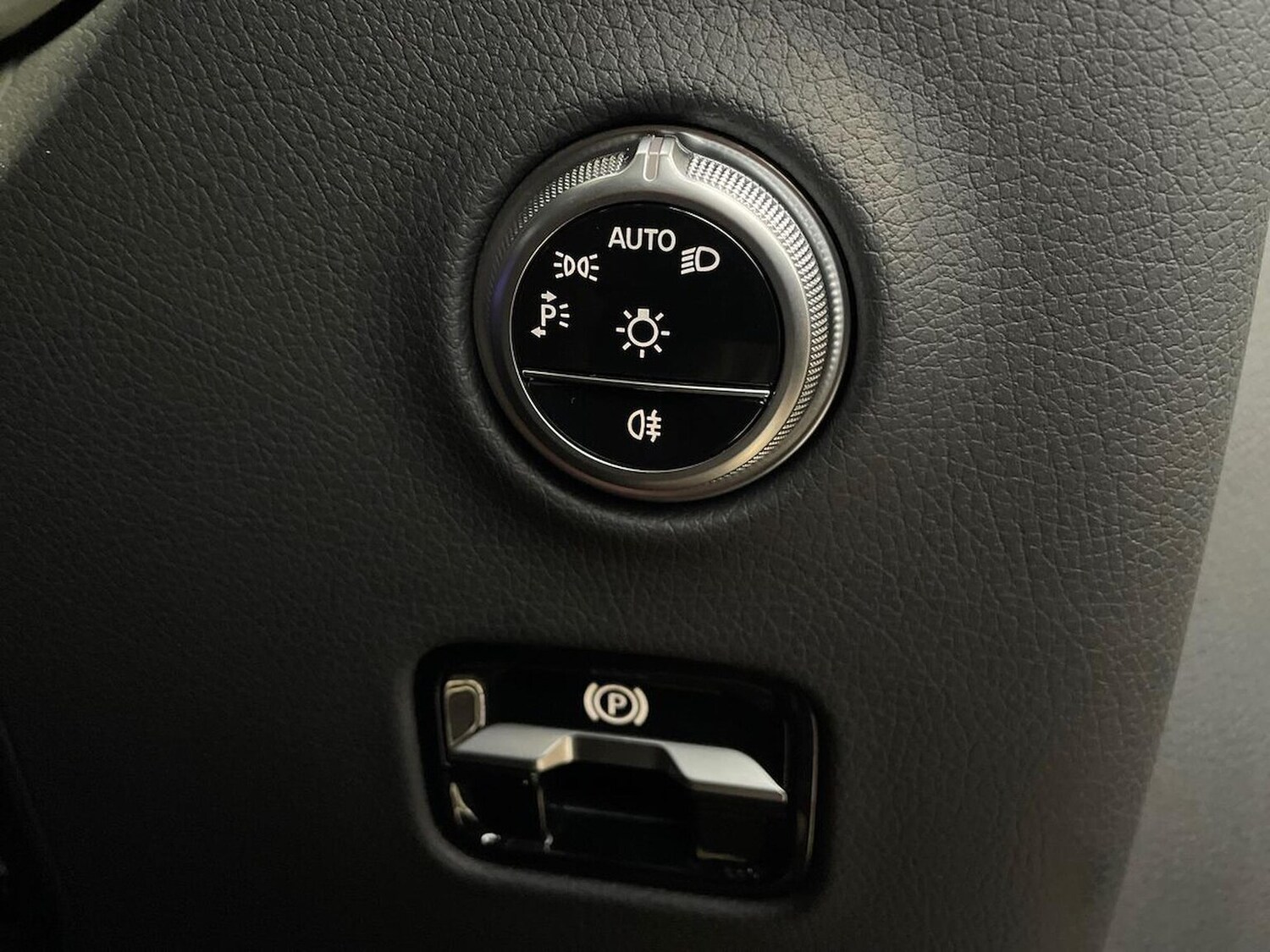 Used Mercedes-Benz GLC 2024 for sale - 77488500: Photo 22