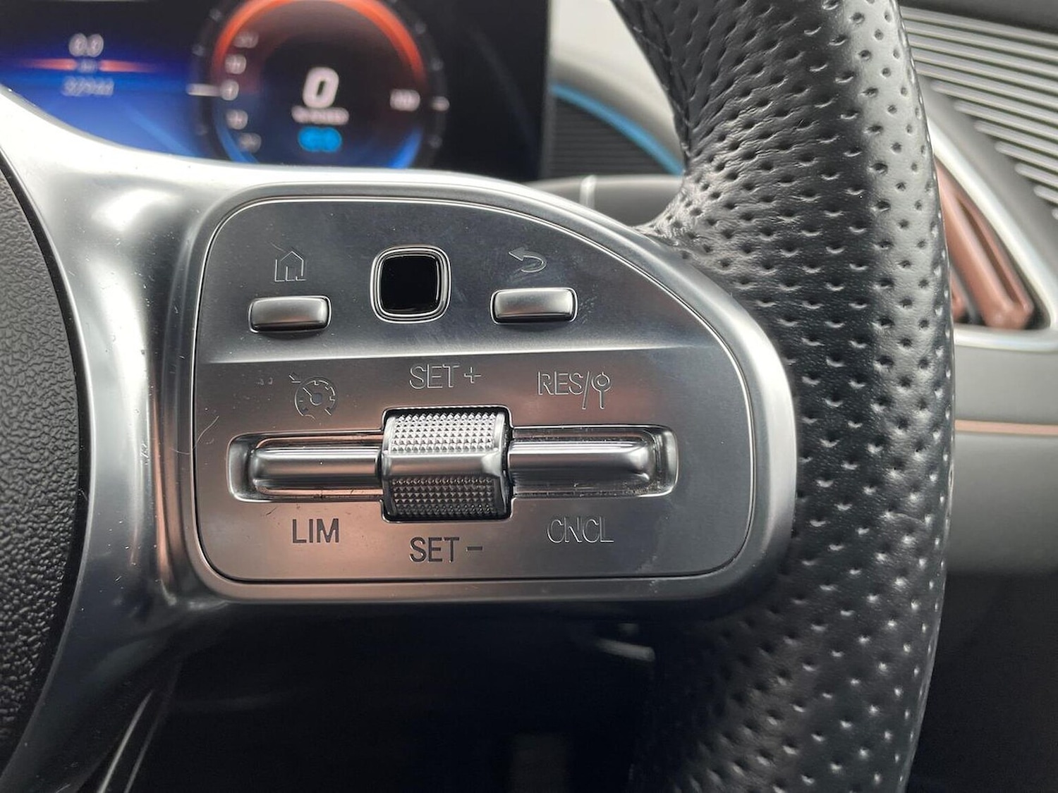 Used Mercedes-Benz EQC 2022 for sale - 76809419: Photo 27