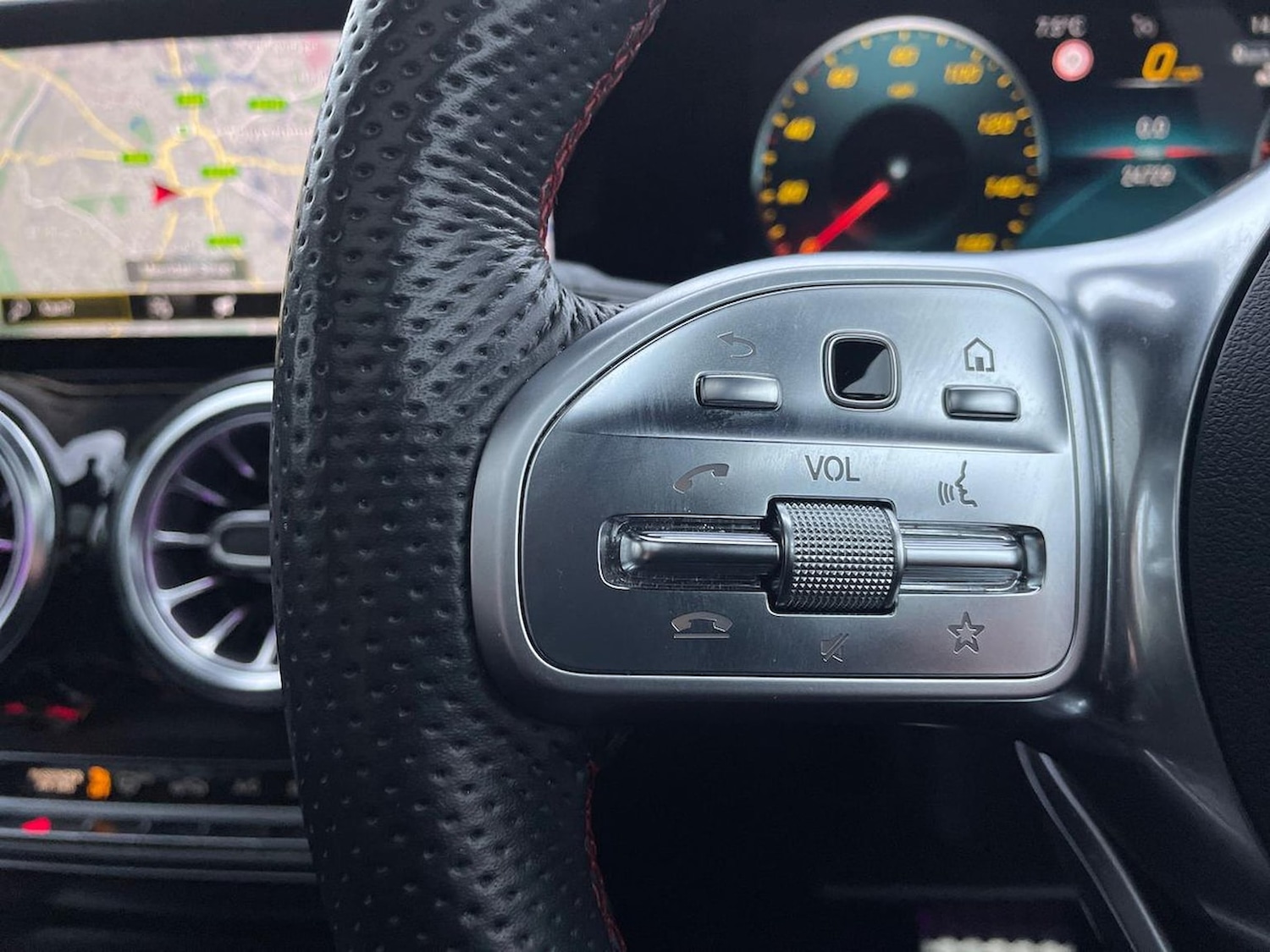 Used Mercedes-Benz GLB 2023 for sale - 77056951: Photo 28