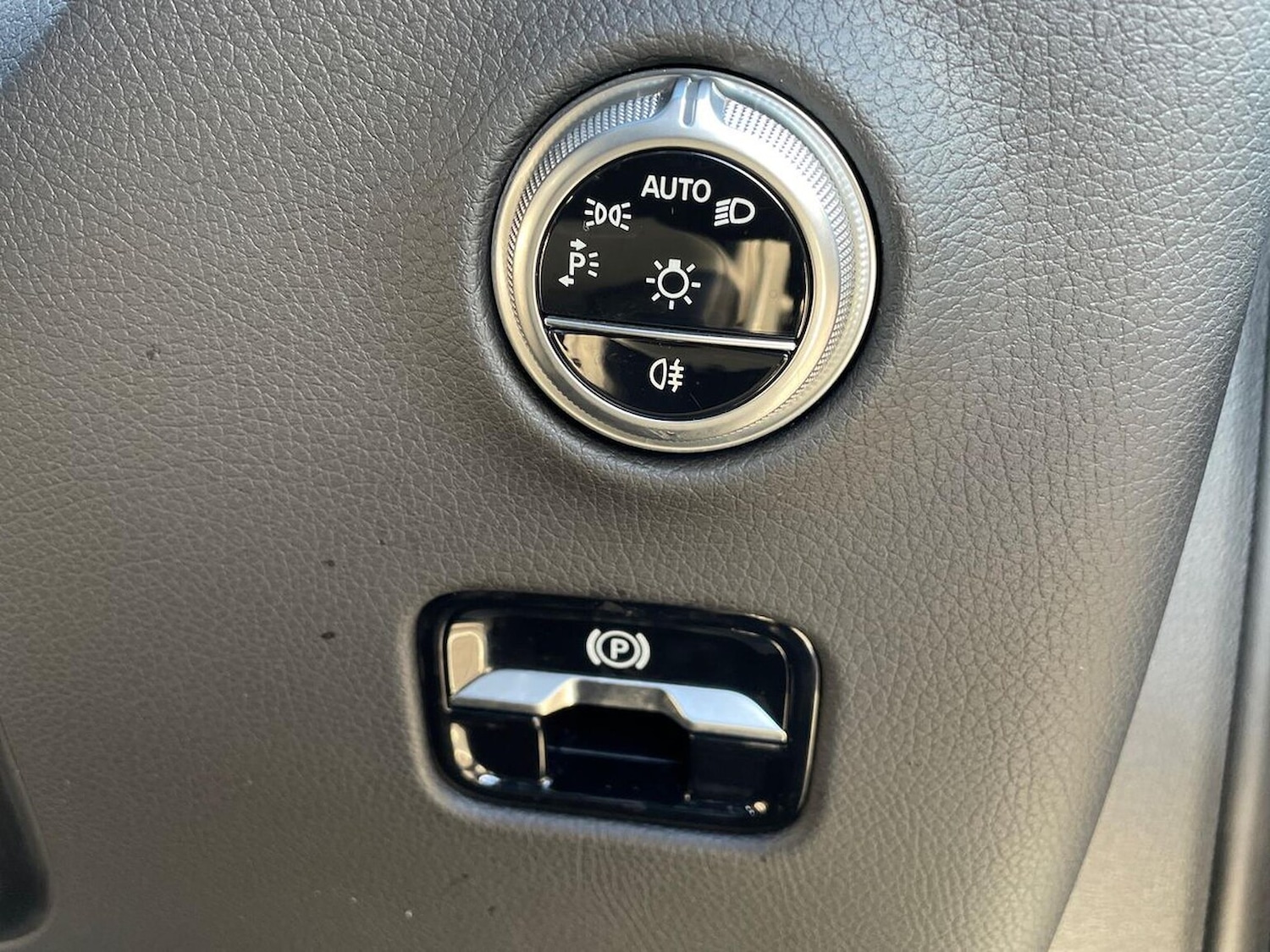 Used Mercedes-Benz GLC 2024 for sale - 76725913: Photo 22