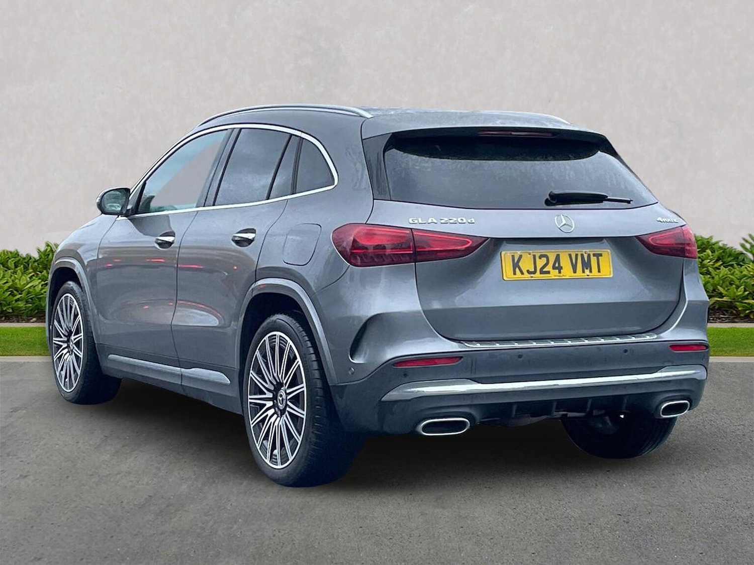 Used Mercedes-Benz GLA 2024 for sale - 76863971: Photo 2