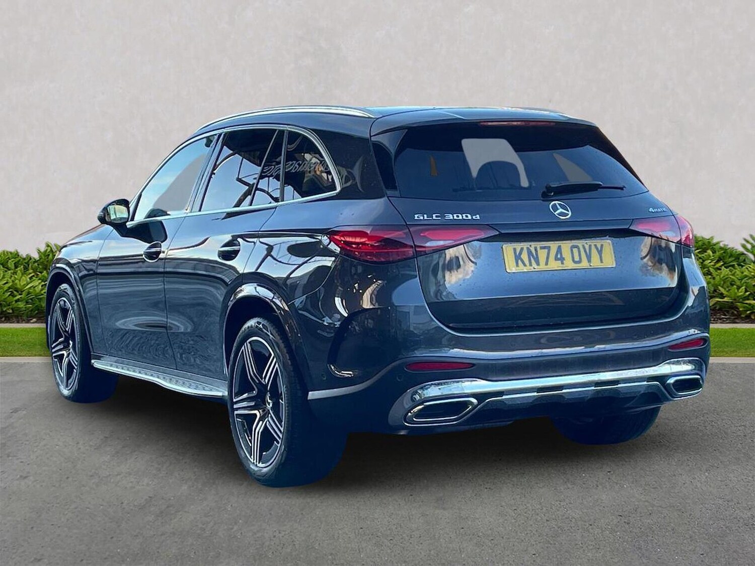 Used Mercedes-Benz GLC 2024 for sale - 76863969: Photo 2