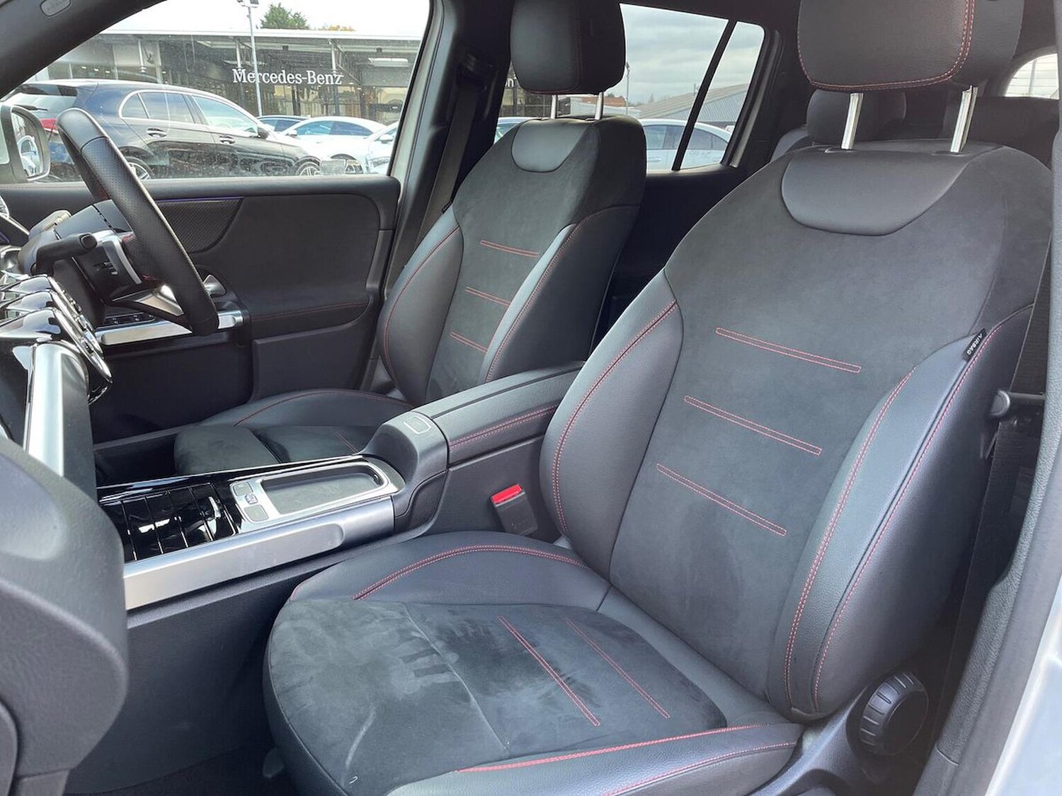 Used Mercedes-Benz GLB 2024 for sale - 76383357: Photo 31