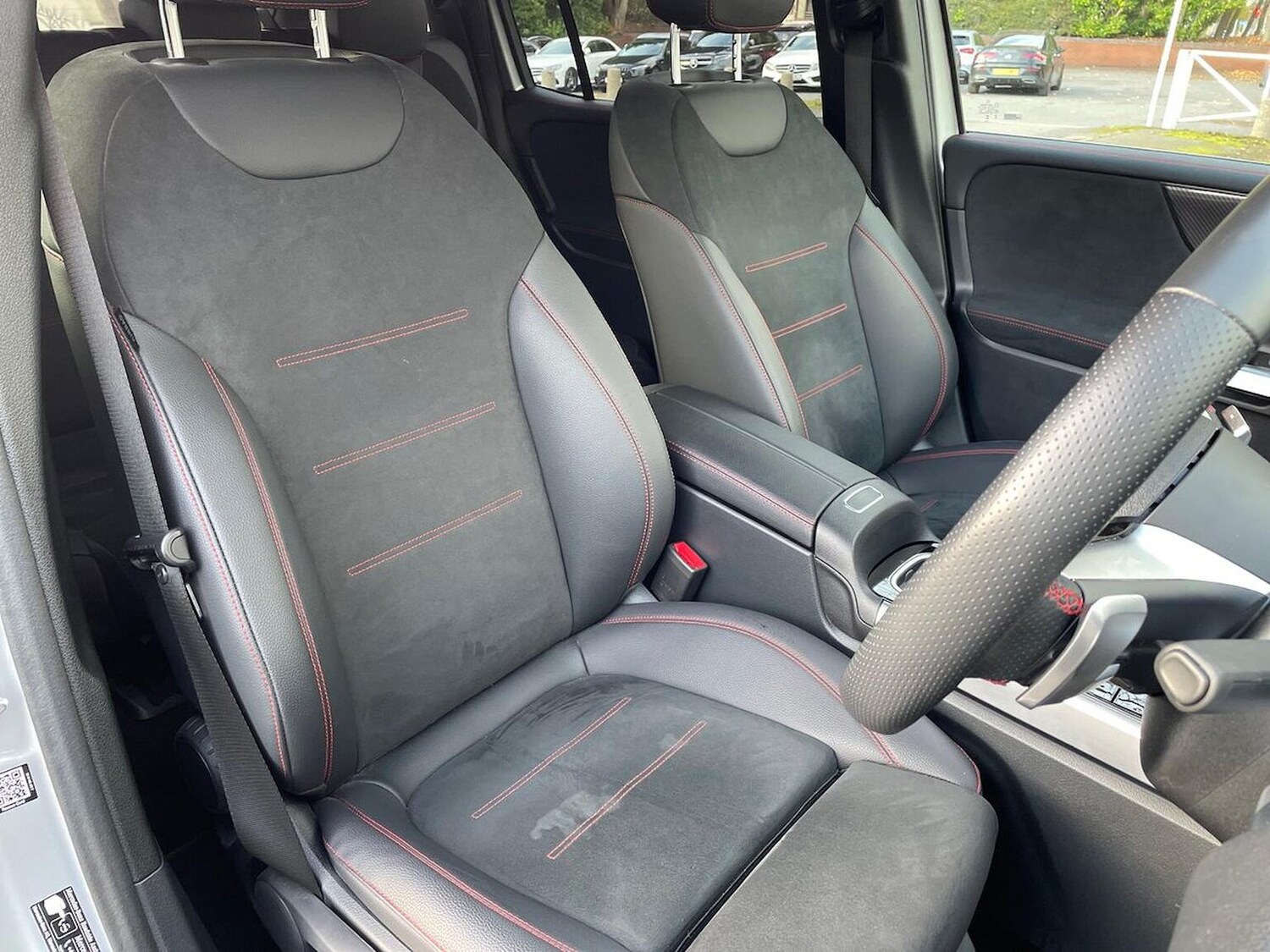 Used Mercedes-Benz GLB 2024 for sale - 76383357: Photo 39