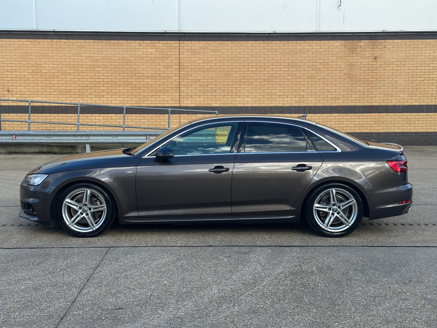 Used Audi A4 2017 for sale - 77558914: Photo 6