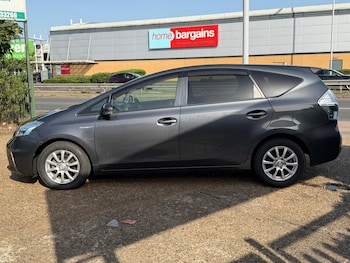 Used Toyota Prius+ 2013 for sale - 79071260: Photo
