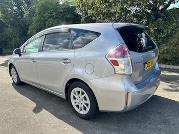 Used Toyota Prius+ 2021 for sale - 76027021: Photo
