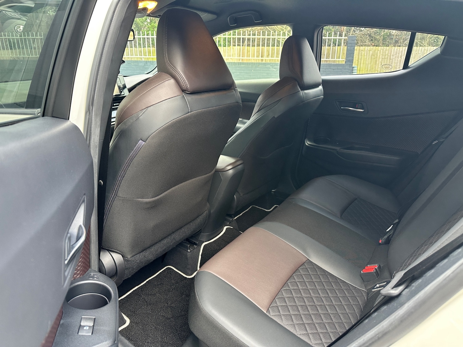 Used Toyota C-HR 2018 for sale - 77162435: Photo 15