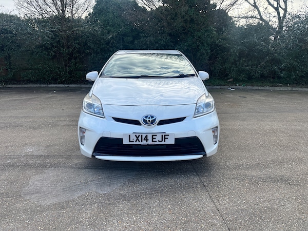 Used Toyota Prius 2014 for sale - 74010639: Photo 2