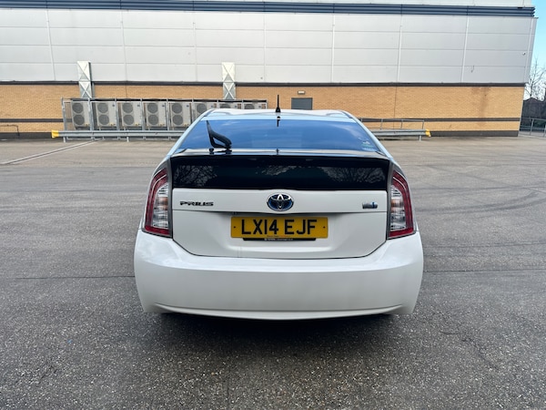 Used Toyota Prius 2014 for sale - 74010639: Photo 5