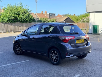 Used Toyota Yaris 2018 for sale - 78415399: Photo