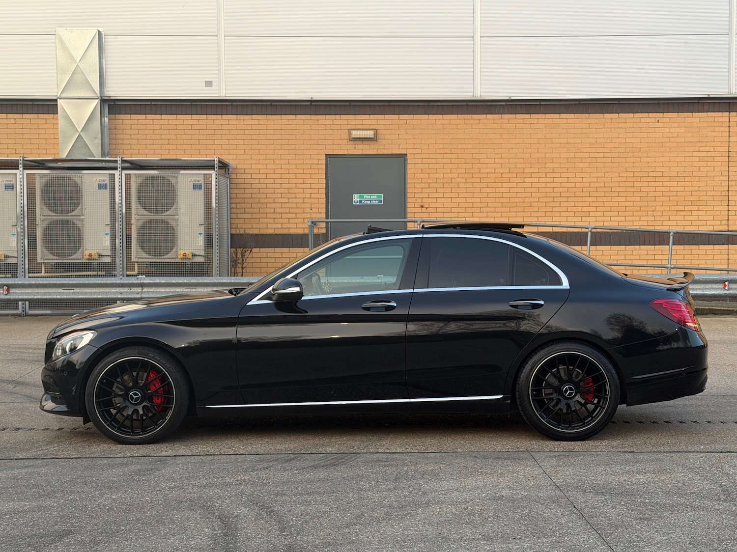 Used Mercedes-Benz C Class 2015 for sale - 77781988: Photo 6