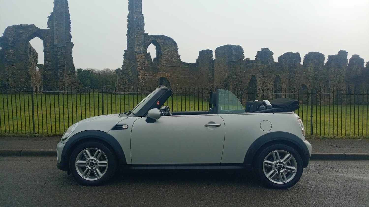 Used MINI Convertible 2013 for sale - 77579735: Photo 7