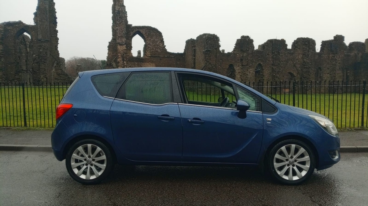 Used Vauxhall Meriva 2015 for sale - 77127572: Photo 2