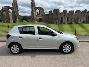 Used Dacia Sandero 2018 for sale - 75862154: Photo