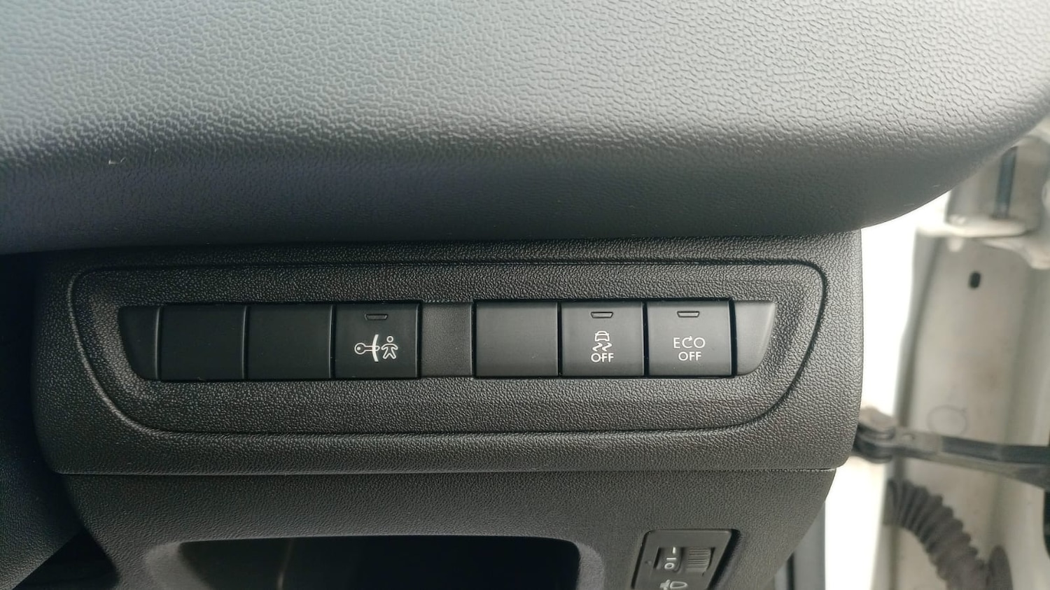 Used Peugeot 208 2014 for sale - 77984326: Photo 12