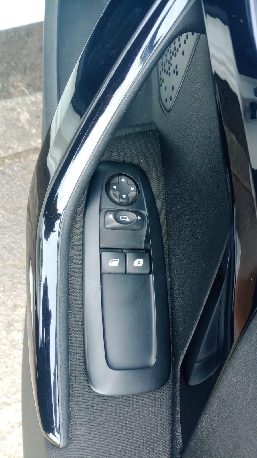 Used Peugeot 208 2014 for sale - 77984326: Photo 15