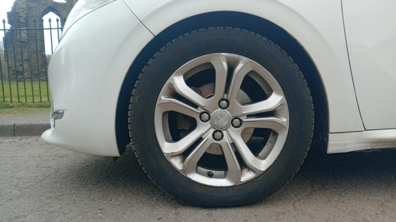 Used Peugeot 208 2014 for sale - 77984326: Photo 6