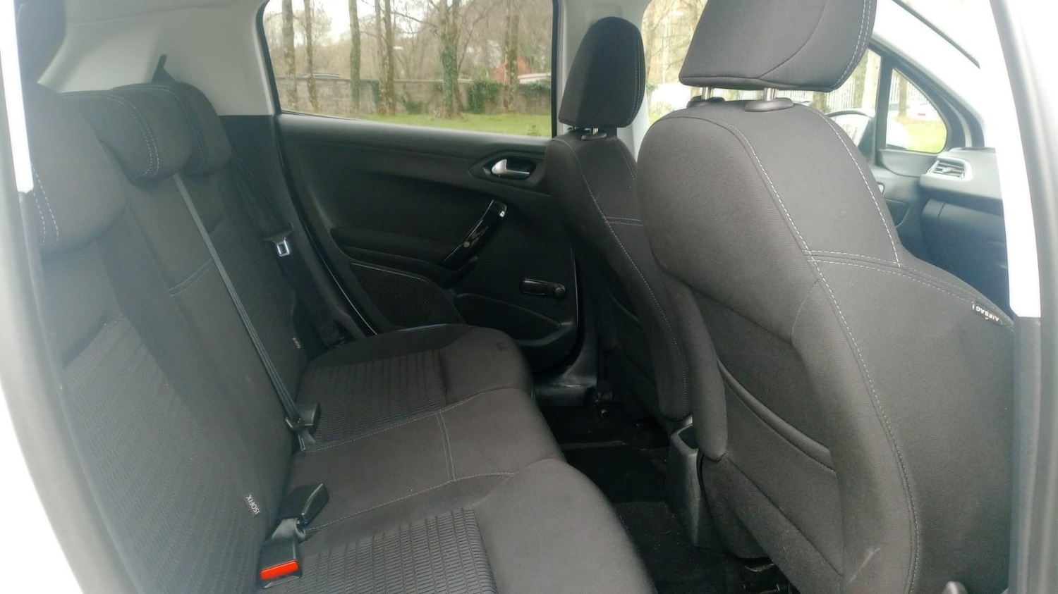 Used Peugeot 208 2014 for sale - 77984326: Photo 8