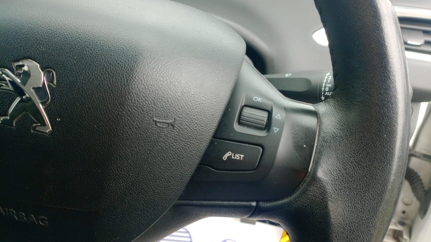 Used Peugeot 208 2014 for sale - 77984326: Photo 9