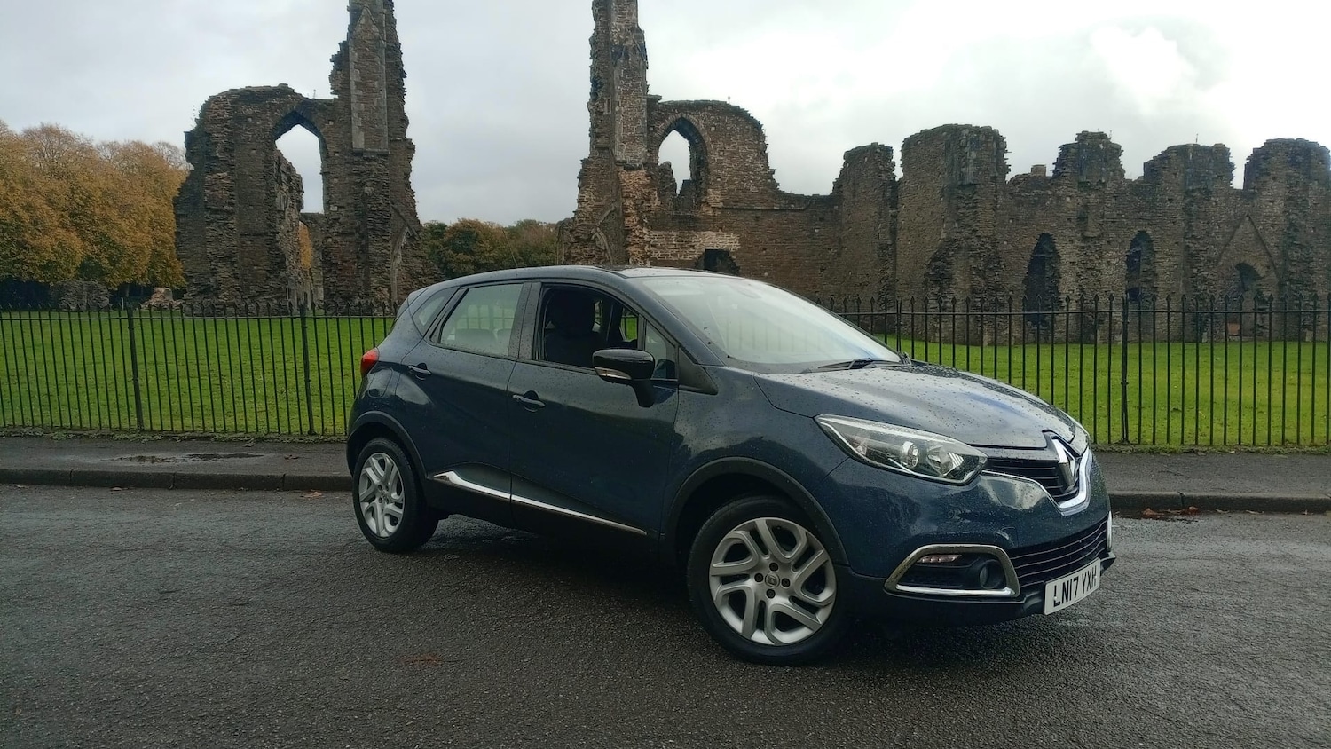 Used Renault Captur 2017 for sale - 76328875: Photo 1