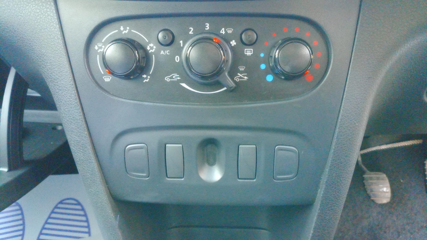 Used Dacia Sandero 2017 for sale - 76693531: Photo 14