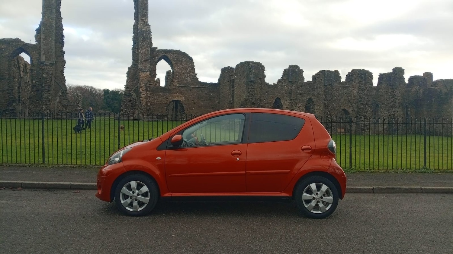 Used Toyota AYGO 2012 for sale - 76905098: Photo 6