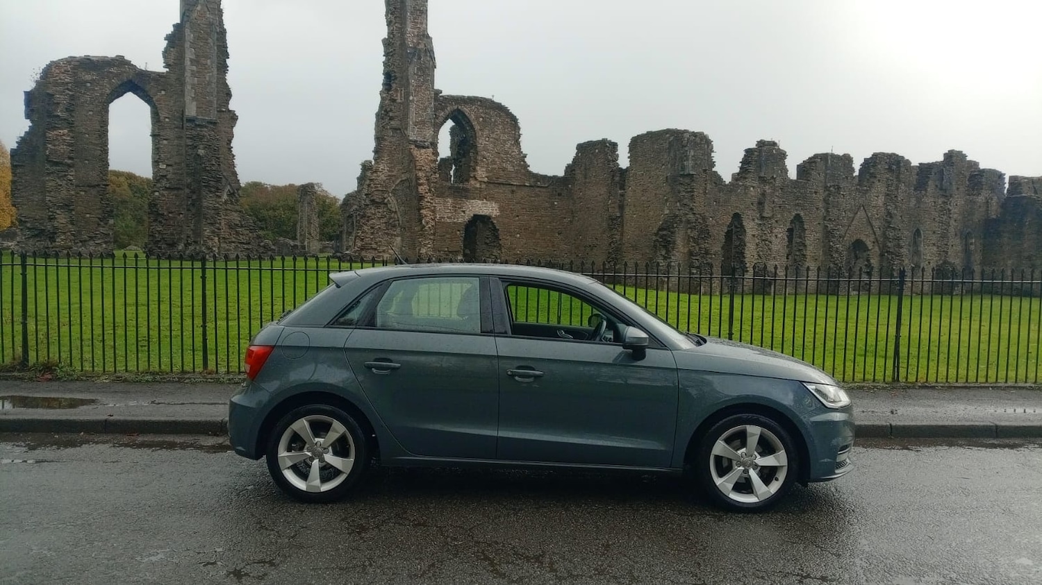 Used Audi A1 2016 for sale - 76319675: Photo 2