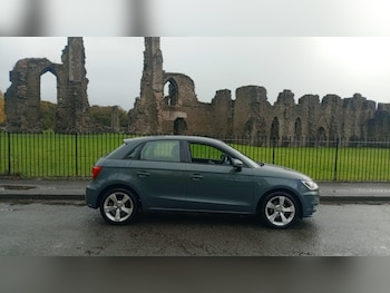 Used Audi A1 2016 for sale - 76319675: Photo 2