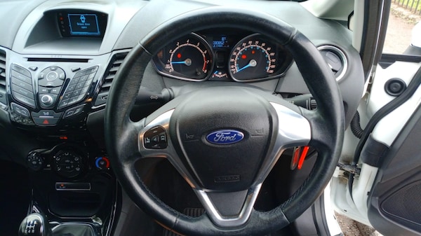 Used Ford Fiesta 2015 for sale - 76230547: Photo 10