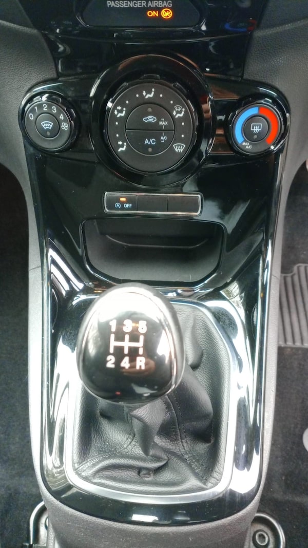 Used Ford Fiesta 2015 for sale - 76230547: Photo 12