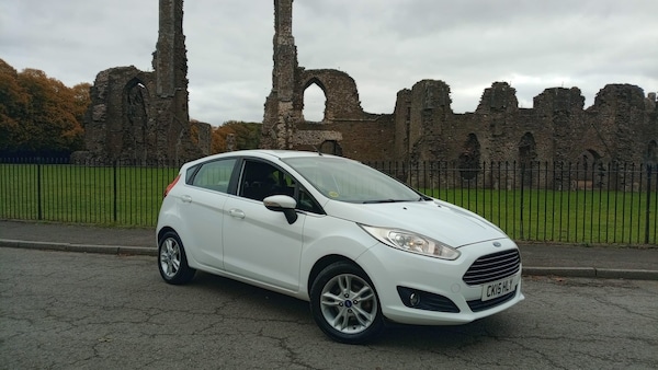 Used Ford Fiesta 2015 for sale - 76230547: Photo 1