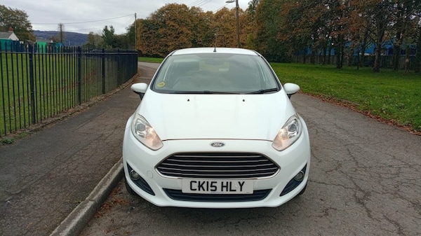 Used Ford Fiesta 2015 for sale - 76230547: Photo 3