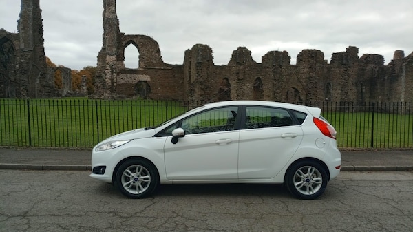 Used Ford Fiesta 2015 for sale - 76230547: Photo 4