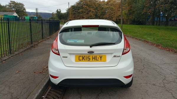 Used Ford Fiesta 2015 for sale - 76230547: Photo 5