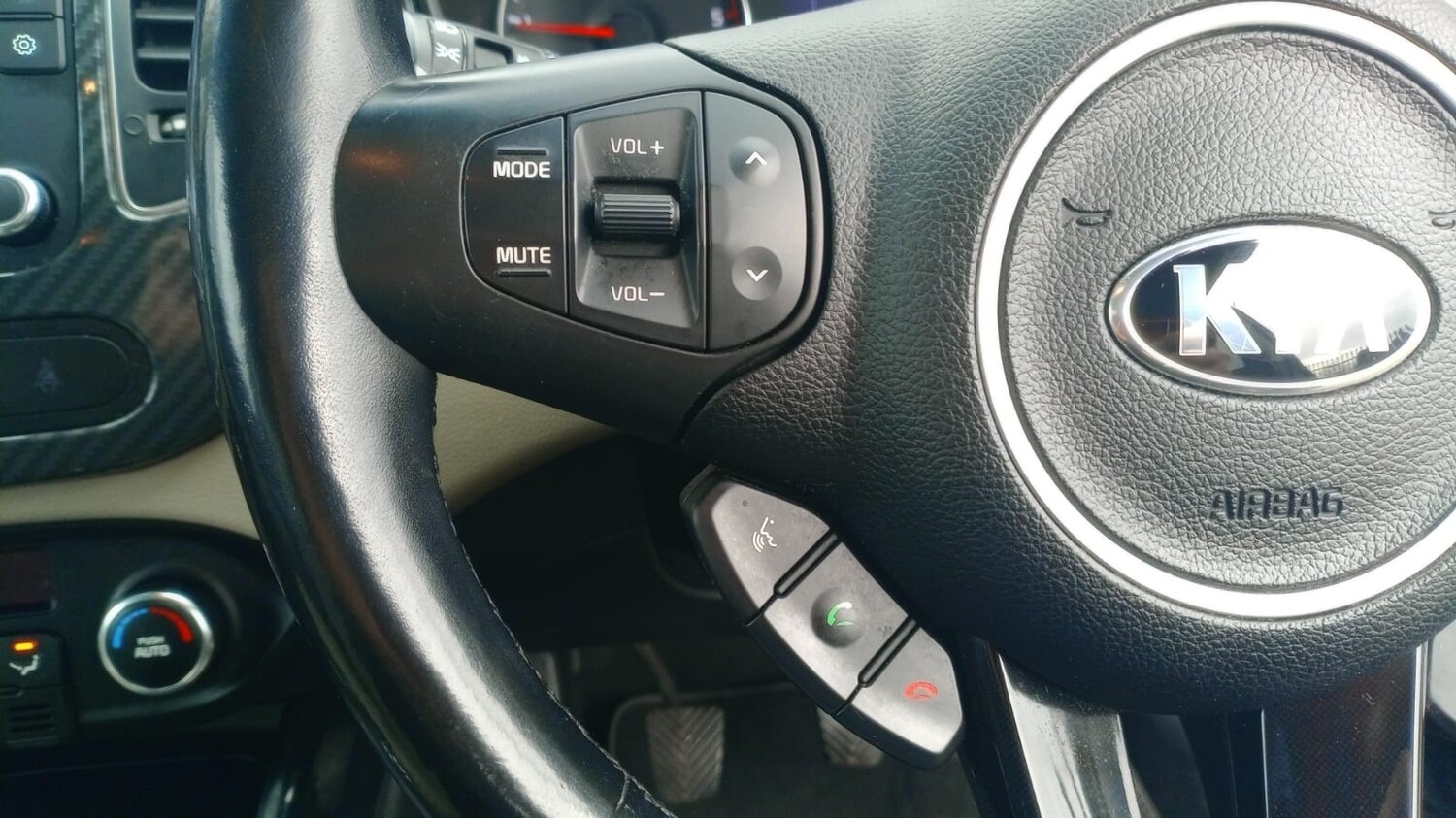 Used Kia Carens 2018 for sale - 77729616: Photo 11