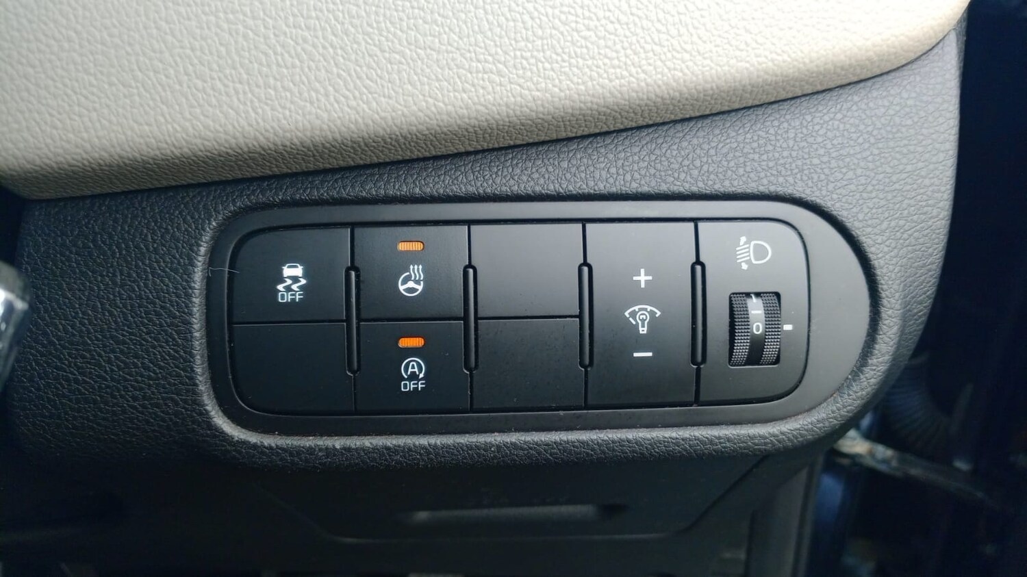 Used Kia Carens 2018 for sale - 77729616: Photo 12