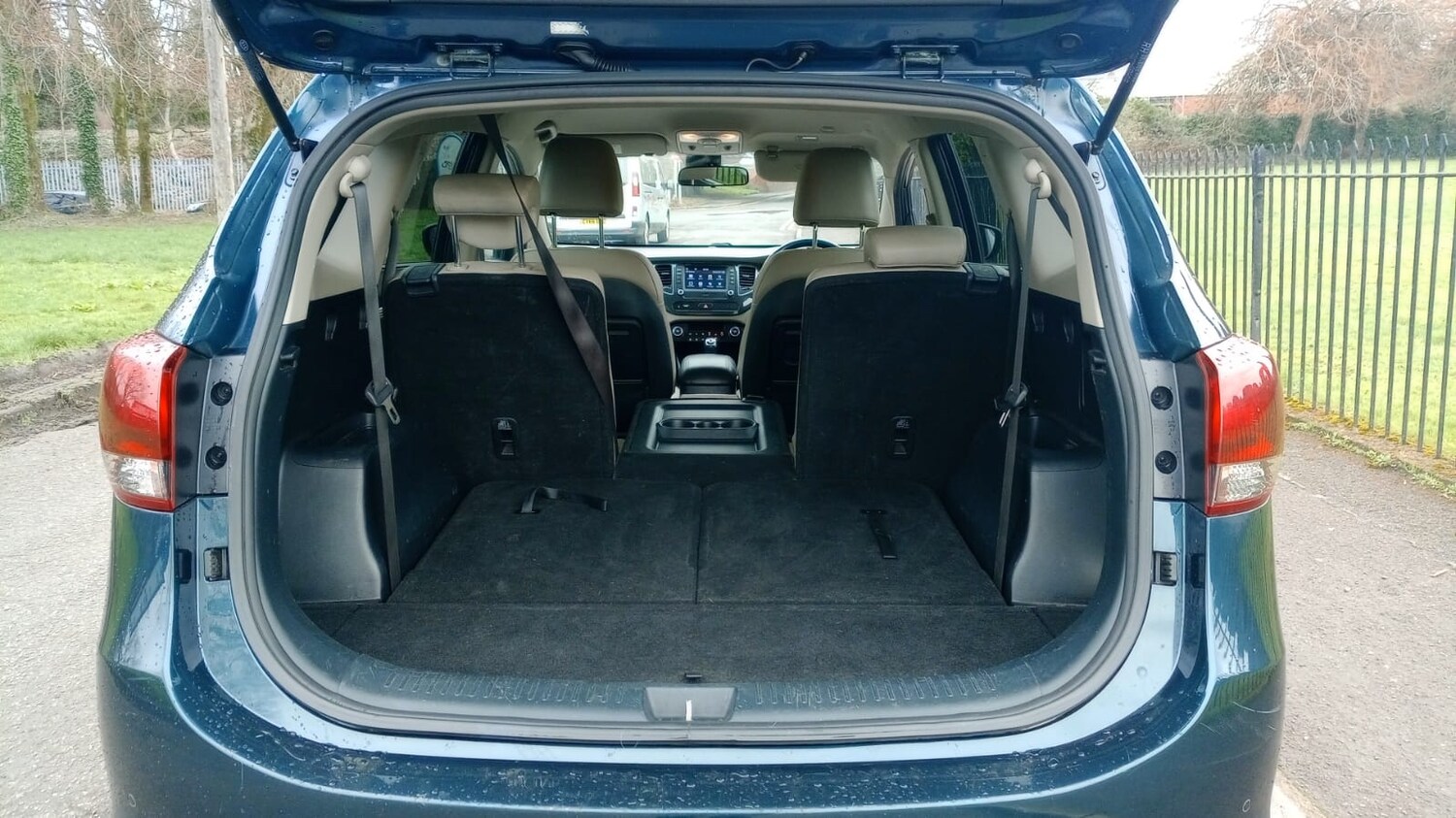 Used Kia Carens 2018 for sale - 77729616: Photo 25