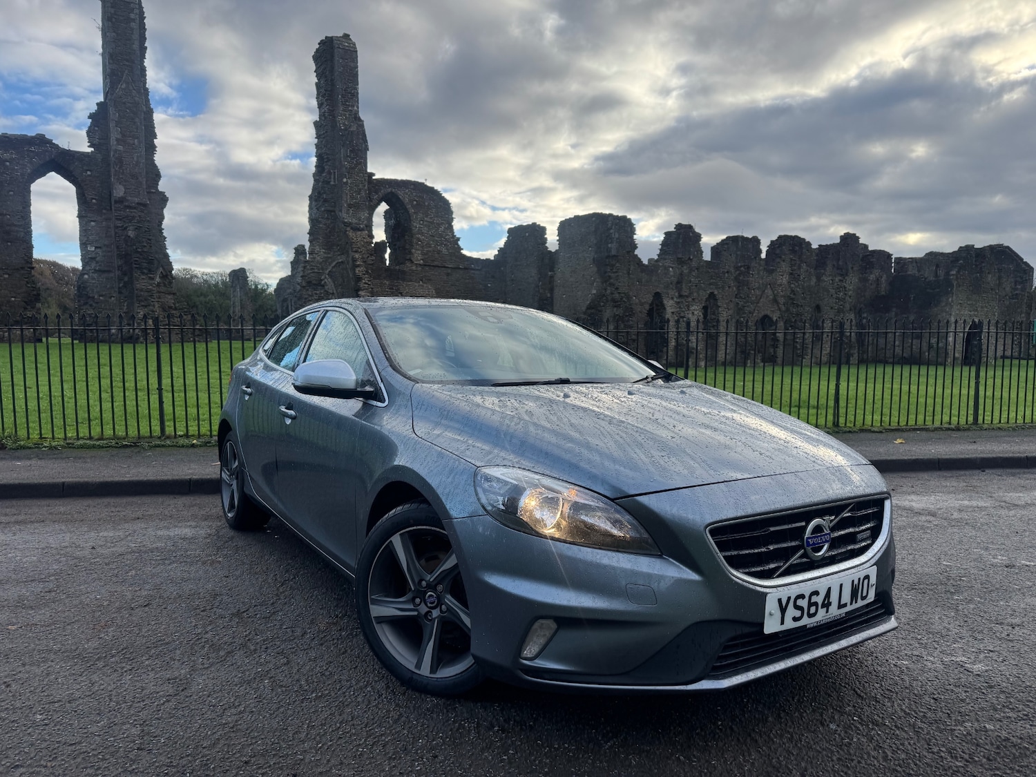 Used Volvo V40 2014 for sale - 76588284: Photo 1