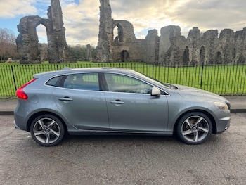 Used Volvo V40 2014 for sale - 76588284: Photo