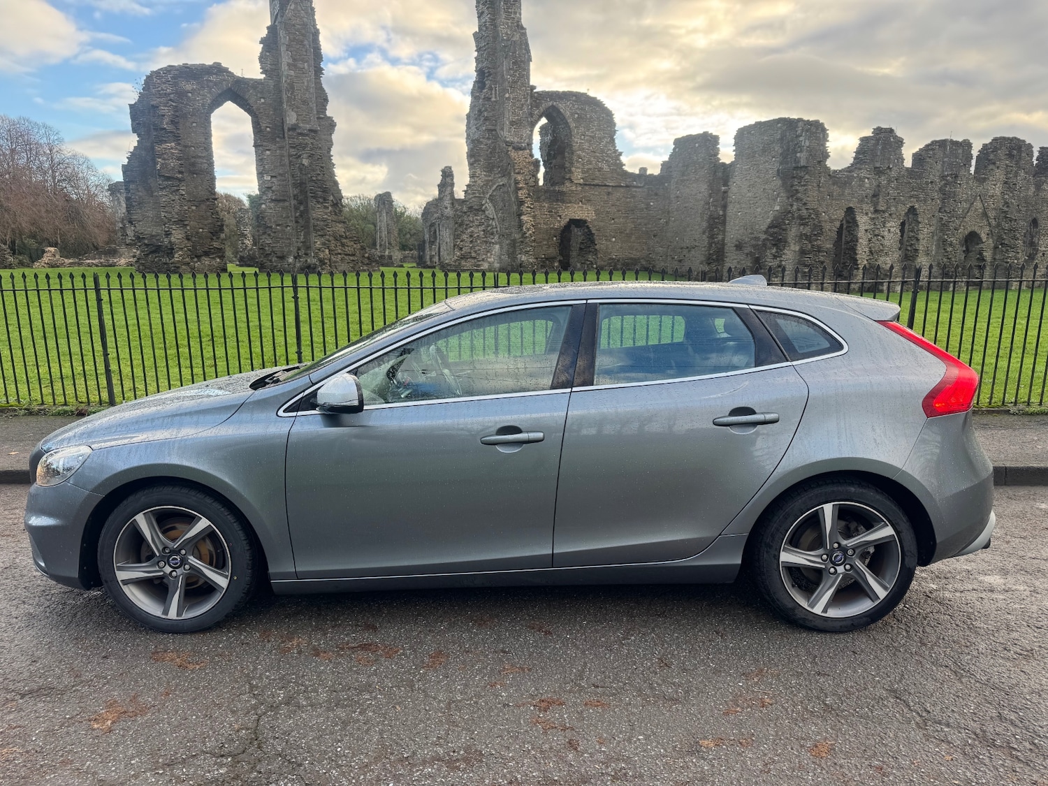 Used Volvo V40 2014 for sale - 76588284: Photo 9