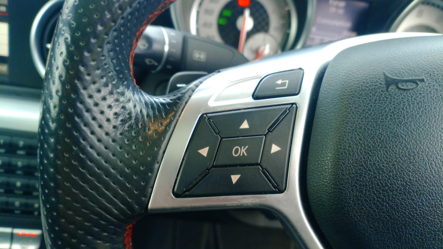 Used Mercedes-Benz SLK 2016 for sale - 77296865: Photo 14