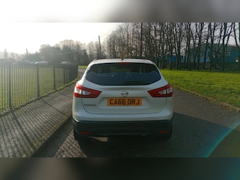 Used Nissan Qashqai 2017 for sale - 76555613: Photo