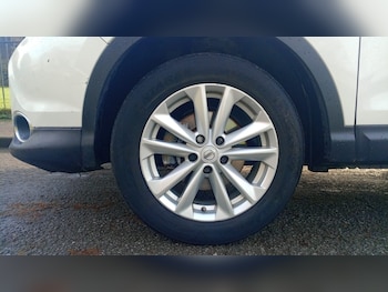 Used Nissan Qashqai 2017 for sale - 76555613: Photo