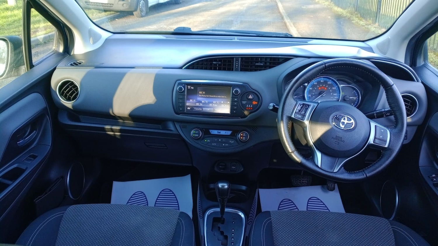 Used Toyota Yaris 2015 for sale - 76693582: Photo 11