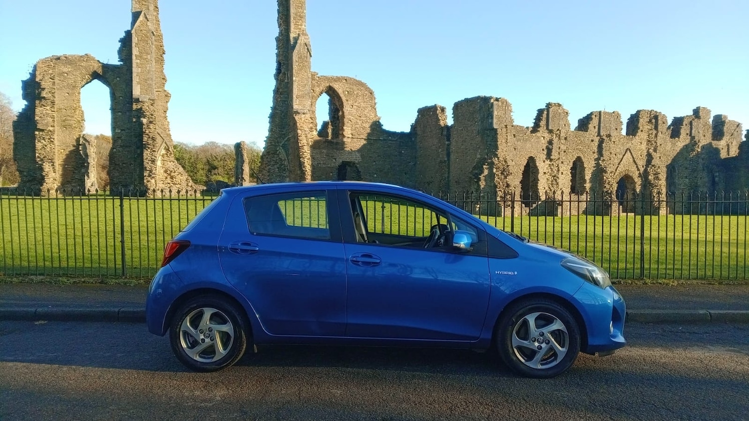 Used Toyota Yaris 2015 for sale - 76693582: Photo 2