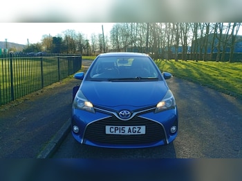 Used Toyota Yaris 2015 for sale - 76693582: Photo