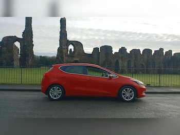 Used Kia Ceed 2014 for sale - 76829662: Photo